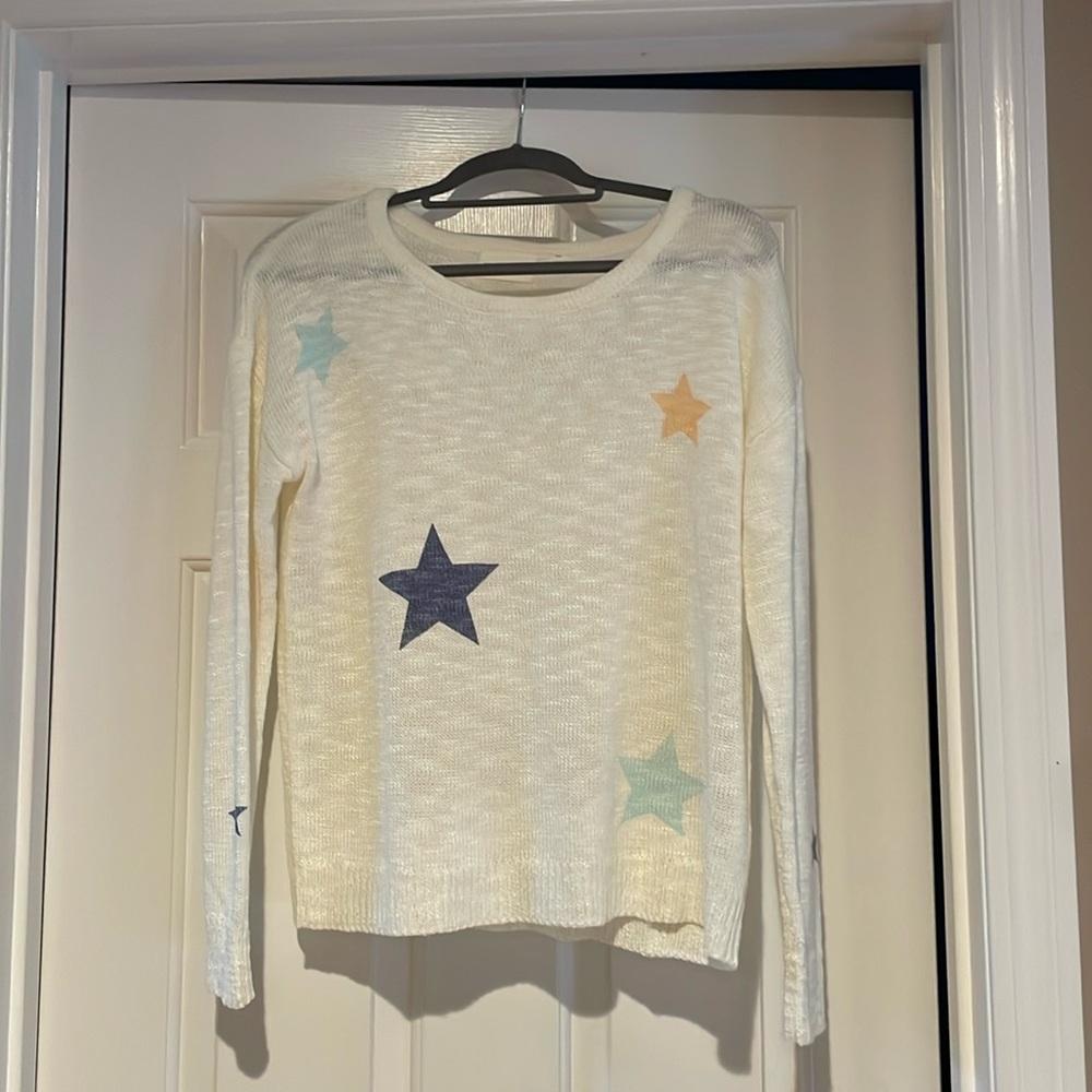 Never worn Mia & Tess Star Sweater. Size Small